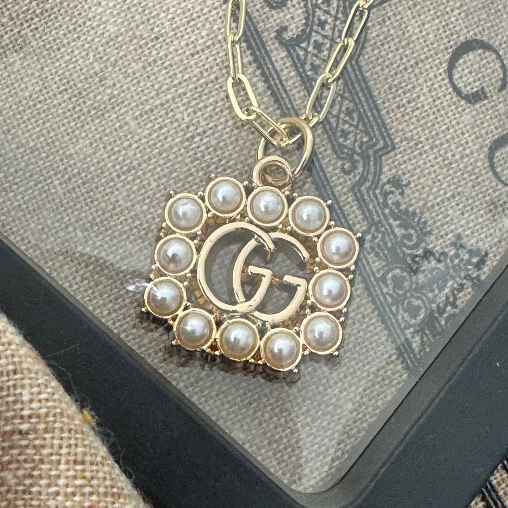 GUCCI PEARL BRACELET - Picture 2 of 3